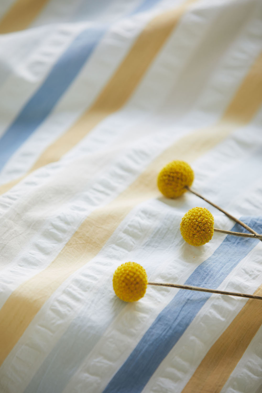 Elegante Seersucker Bettwäsche Pajamas blau/gelb,  aus 100% Baumwolle 